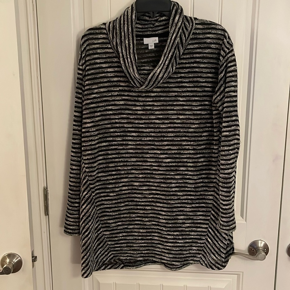 J Jill Tunic Top Womens‎ L Cowl Neck Long Sleeve black and white weave design.